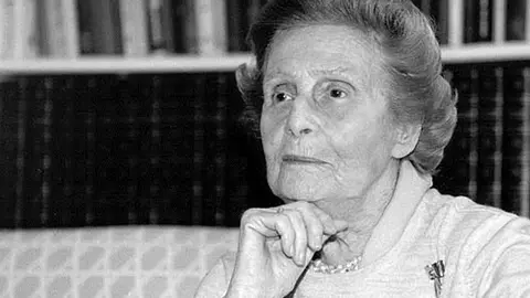 Mercedes Formica, en sus últimos años, en una presentación de uno de sus libros. jpeg