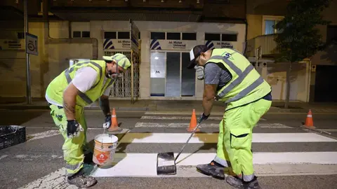 Repintado de la señalización horizontal en la calle Enric Prat de la Riba