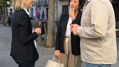 Departint a la Porxada amb l'entrenador del BM Granollers, Antonio Rama