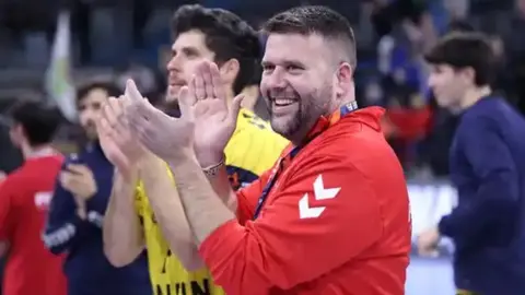 Es la cara de la felicidad. Antonio Rama y su equipo consiguen un nuevo ,milagro en Europa