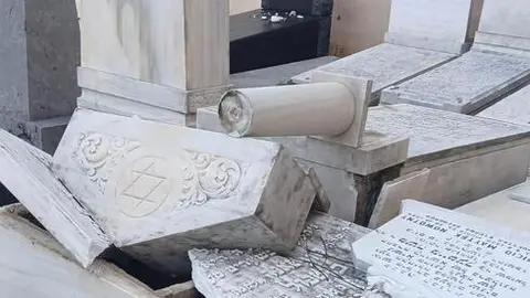 Profanaci&oacute;n de tumbas en el cementerio judio de les Corts
