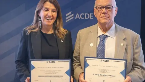 Meritxell Bud&oacute; i Pep Blanchart amb els seus premis