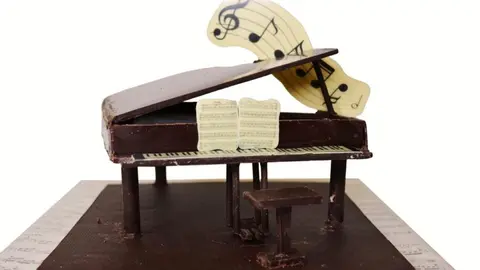 Figura de chocolate elaborada por Foix de Sarri&aacute; en 2018