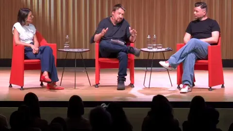 Irene Montero y Gabriel Rufi&aacute;n, durante la charla - Imagen de Canal Red