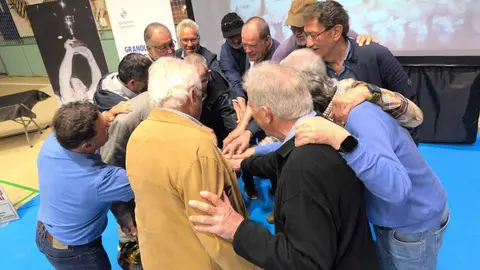 25. El fam&oacute;s crit de pit i collons va tancar la vetllada oficial