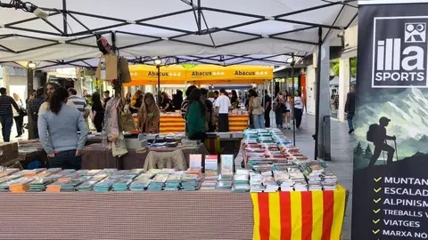 7. Pl&agrave;nols, mapes i llibres a Can Illa, per no perdre's per la vall ni per la muntanya