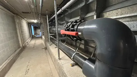 16. les entranyes de les piscines absolutament noves