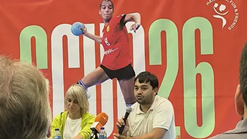 Pol Blanchart al costat de l'alcaldessa Barnusell