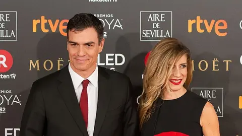 Pedro S&aacute;nchez y Bego&ntilde;a G&oacute;mez - Premios Goya 2018 -  - Foto Carlos Delgado; CC-BY-SA (Wikimedia)