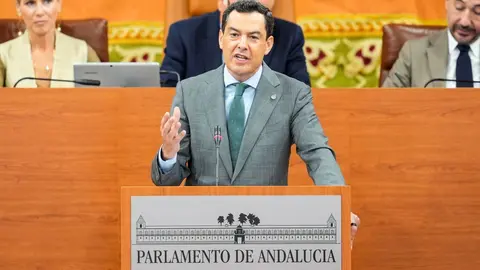 Juan Manuel Moreno se dirige al Pleno durante la segunda jornada de la sesi&oacute;n de investidura Foto Parlamento Andaluc&iacute;a