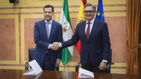 Moreno Bonilla y Gavira sellan el pacto PP-Vox en Andaluc&iacute;a