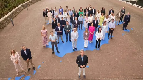 Alberto N&uacute;&ntilde;ez Feij&oacute;o presenta en Santiago a los candidatos del PP en capitales de provincia Foto de PP - Mudarra