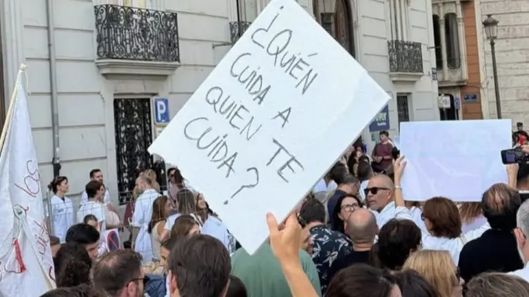 Una de las m&uacute;ltiples manifestaciones de los m&eacute;dicos espa&ntilde;oles contra la ministra de Sumar, M&oacute;nica Garc&iacute;a.