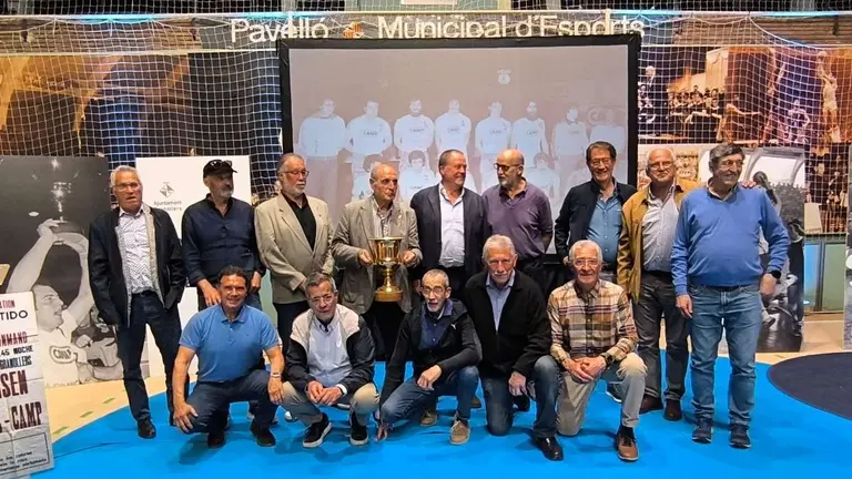 0. Els herois de la Recopa del 1976 presents al seu homenatge