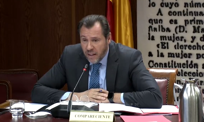 Puente, contestando enojado en la Comisión Koldo