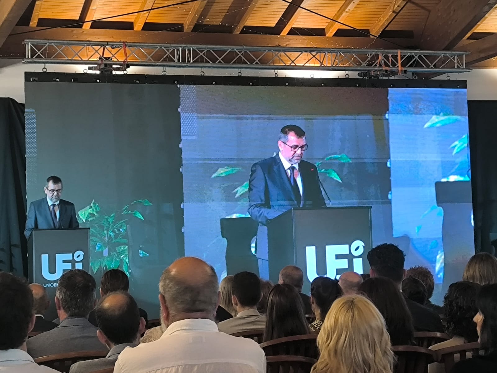 Pep Garcia, presidenmt de la UEI en un moment del seu discurs