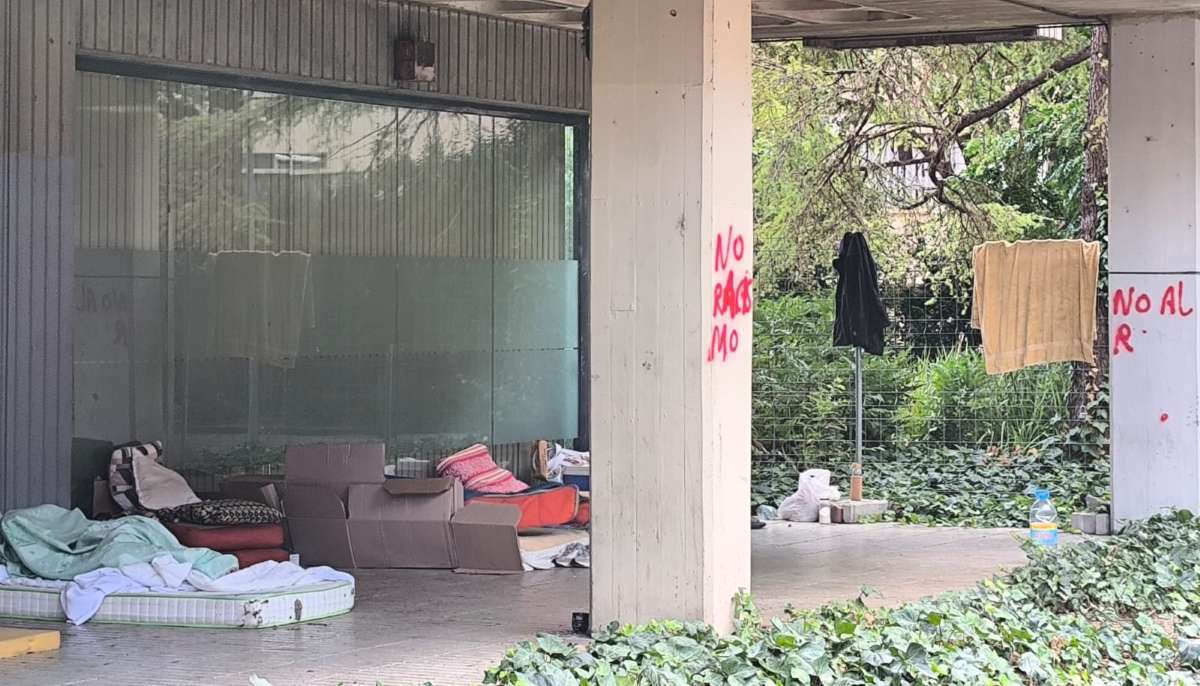 Hasta 8 indigentes duermen en el centro de Granollers a la intemperie