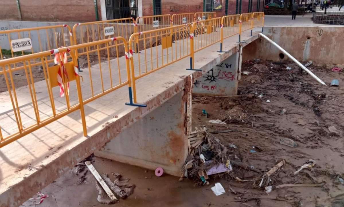 Puente afectado sobre el barranco de la Saleta. - Foto DIPUTACIÓN DE VALENCIA