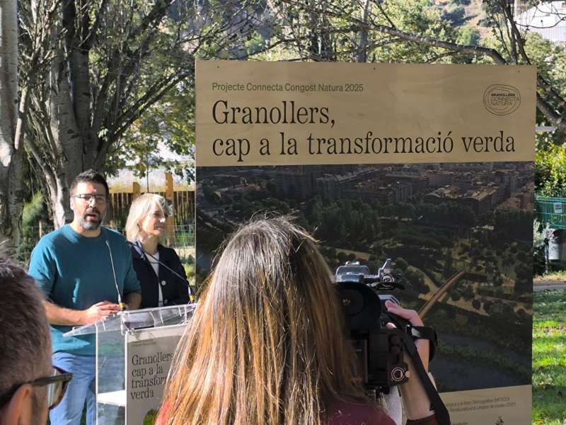 El regidor Arolas junt amb lálcaldessa Barnusell