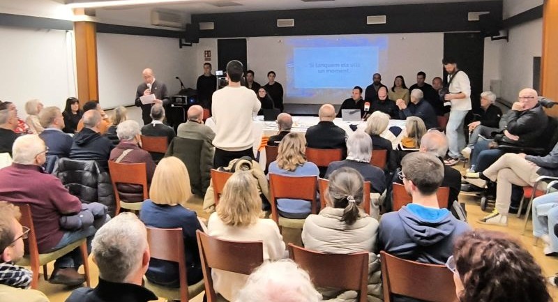 Un sala plena va escoltar atentament les propostes d'Alfred Serra