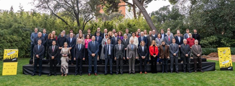 El president Illa junt els alcaldes de Barcelona, Tarragona i Granollers, autoritats i els organitzadors del Tour 2026