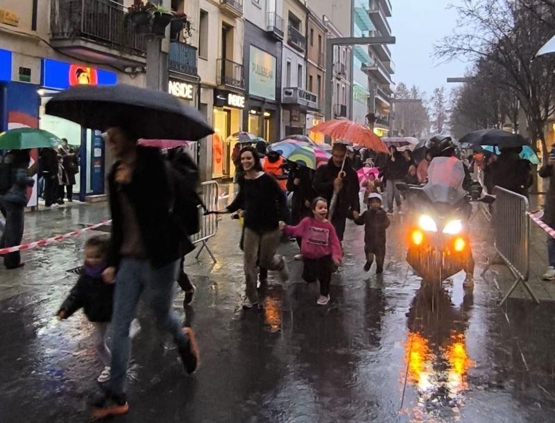 La Mini es va disputar, en part, sota una pluja intensa