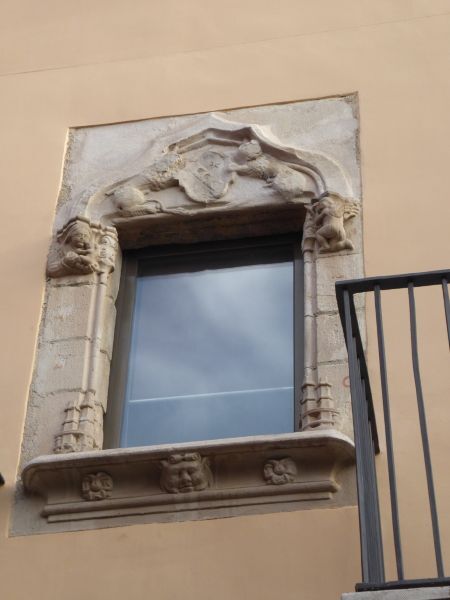 Ventana del Palau Perpinyà-Masferrer