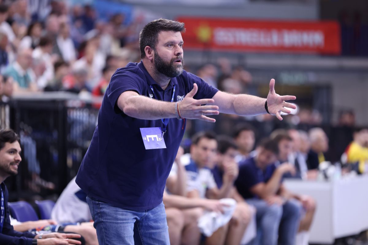 Antonio Rama parece que abraza, un año más, la competición europea Foto Xavier Solanas