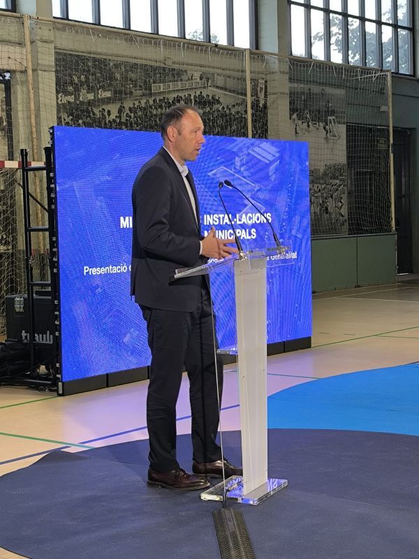 Berni Alvarez en otro momento de su intervención