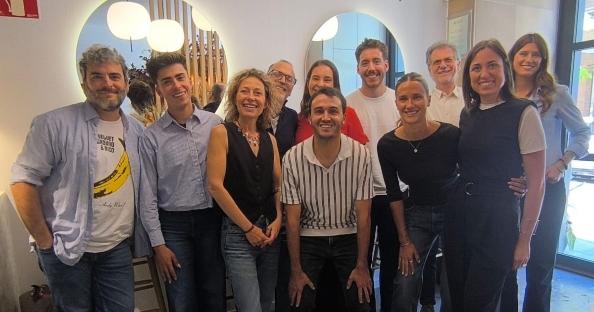 l'equip de VOTV i els participants al MUR d'Infovallès