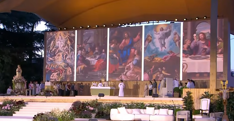 El altar instalado en la Plaza de LIma y que reunió a más de 500.000 jóvenes