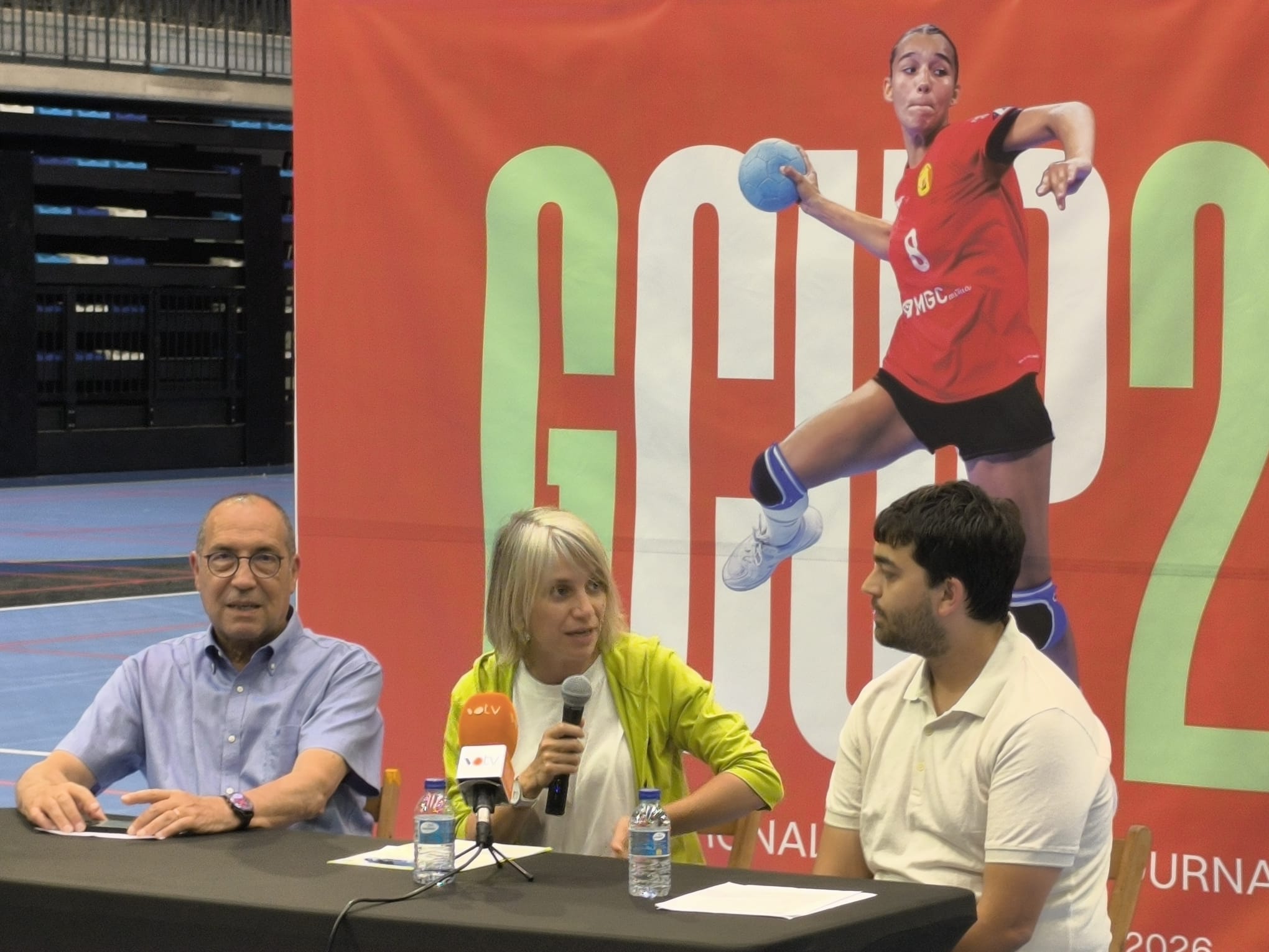 Alba Barnusell a un moment de la seva intervenció