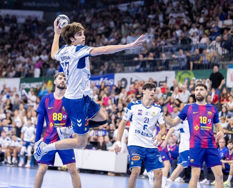 Pablo Urdangarin ante el FC Barcelona